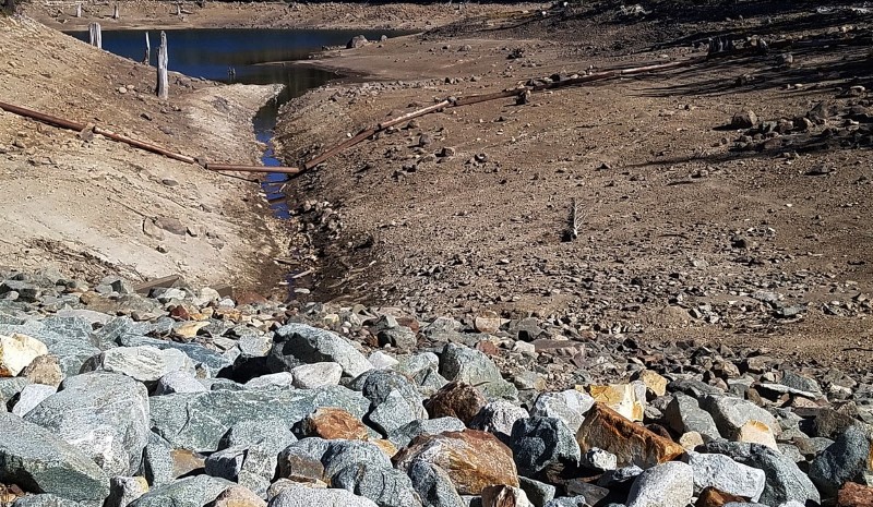 Vertrocknetes Flussbett Klimawandel
