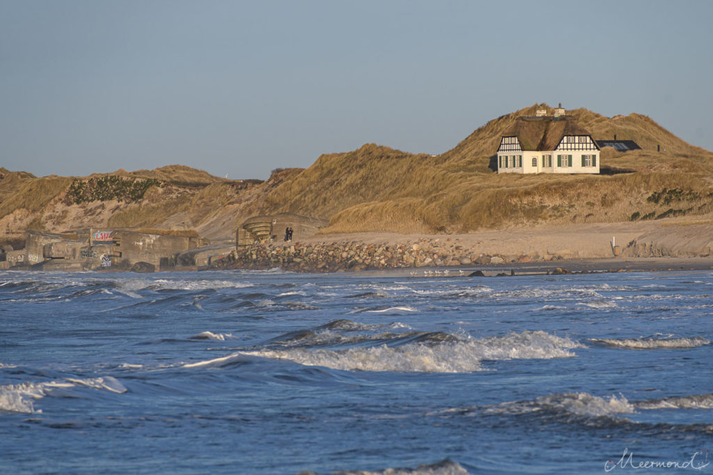 Løkken - Strand im Januar - das bekannteste Haus am Strand